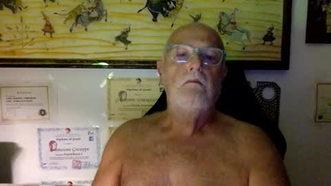 giutomma930394 online show from June 29, 10:44 pm