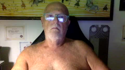 giutomma930394 online show from July 7, 7:18 pm