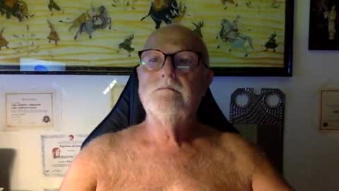 giutomma930394 online show from July 8, 8:35 pm