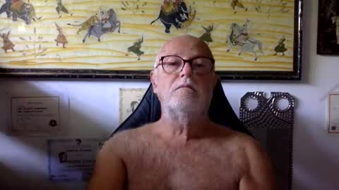 giutomma930394 online show from July 10, 9:15 am