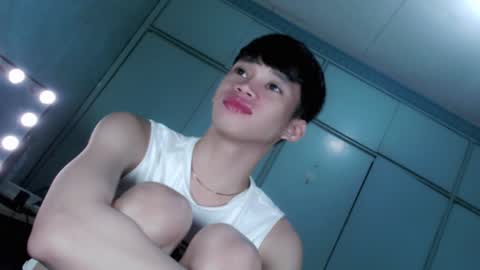givemethrillx online show from April 9, 1:57 am