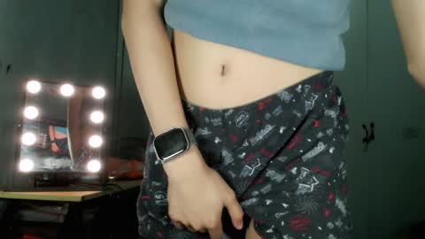 givemethrillx online show from April 11, 5:29 am