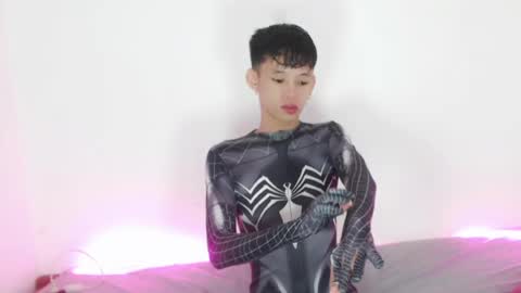 givemethrillx online show from May 20, 10:27 am