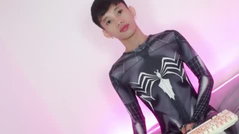 givemethrillx online show from May 20, 11:33 am
