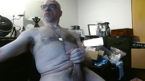 glaikind925958 online show from April 4, 3:54 am
