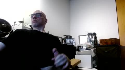 glaikind925958 online show from May 8, 2:57 am