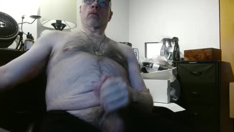 glaikind925958 online show from May 10, 3:09 am