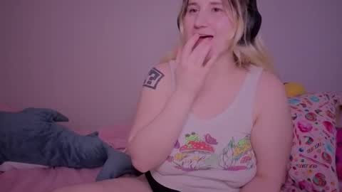 Glitch online show from March 10, 1:24 am