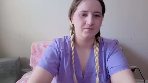 Glitch online show from April 23, 5:17 pm