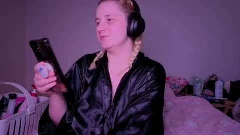 Glitch online show from June 13, 4:53 am