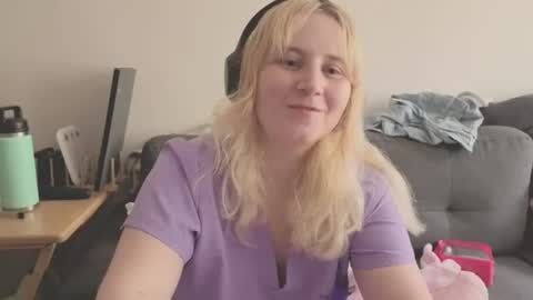 Glitch online show from July 18, 5:58 pm