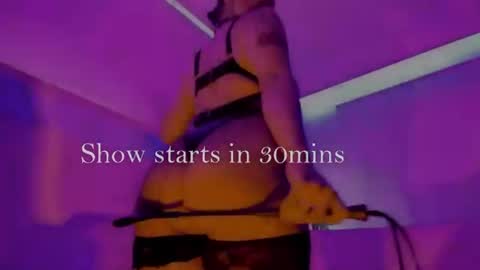 Your fav Dolly online show from July 17, 6:19 pm