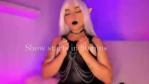 Your fav Dolly online show from August 11, 6:54 pm