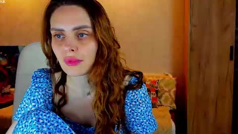 Gloria Wood online show from August 11, 6:10 pm
