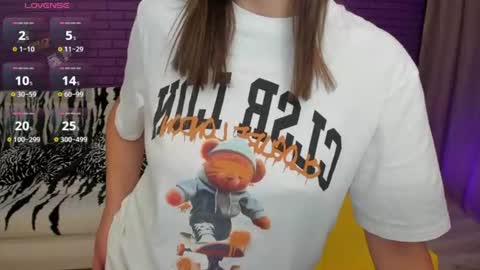 Mia online show from July 29, 5:31 pm