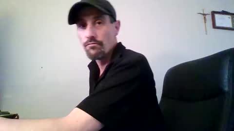 gmang4242 online show from April 3, 7:11 pm