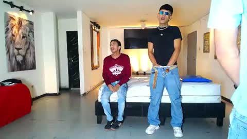 THOMAS AND DAMIAND online show from August 2, 12:34 pm