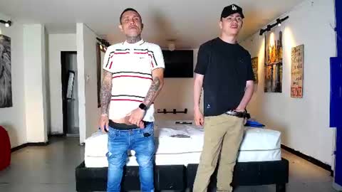 THOMAS AND DAMIAND online show from August 9, 12:39 pm