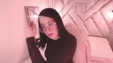 M A R T I N A  online show from August 7, 6:52 pm