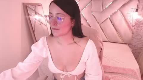 M A R T I N A  online show from August 7, 7:58 pm
