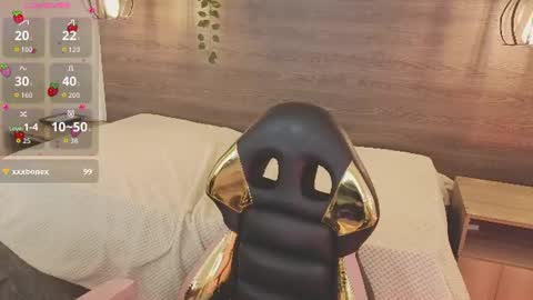 M A R T I N A  online show from August 8, 1:55 pm