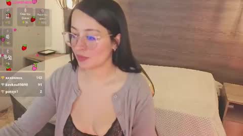 M A R T I N A  online show from August 8, 5:13 pm