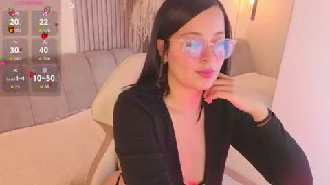 M A R T I N A  online show from August 12, 3:25 pm