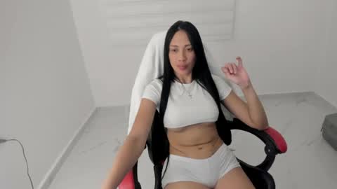 goddess_of_pigs online show from July 24, 1:30 am