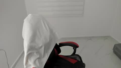 goddess_of_pigs online show from July 24, 5:21 am