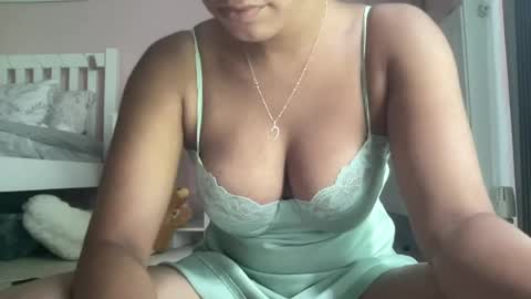 Goddess L online show from June 18, 9:20 am