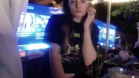 goddesss_xo online show from April 18, 12:05 pm