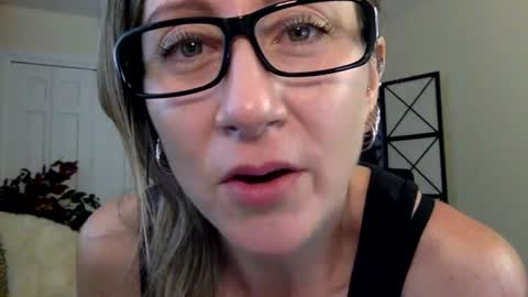 goddesstkelly online show from August 17, 1:38 pm