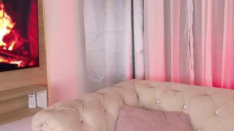 Vicky Ross online show from August 5, 4:32 am