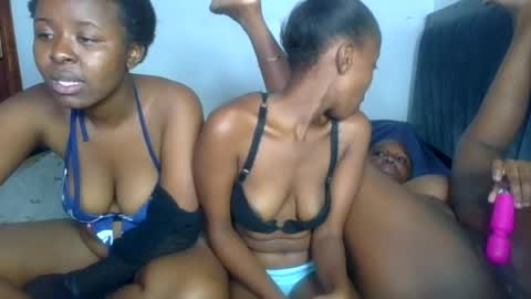 godess_lunah online show from August 13, 1:36 pm
