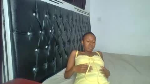 godess_lunah online show from August 15, 12:20 pm