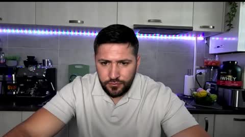 gold_alpha_boy online show from June 19, 4:18 pm