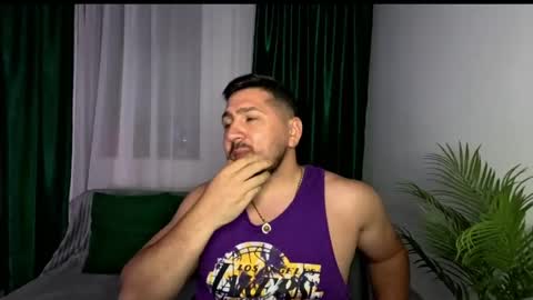 gold_alpha_boy online show from June 25, 6:44 pm