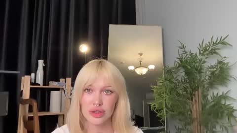 Aline meow  online show from July 26, 6:24 pm