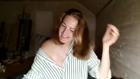 Olivia  online show from August 10, 6:20 pm