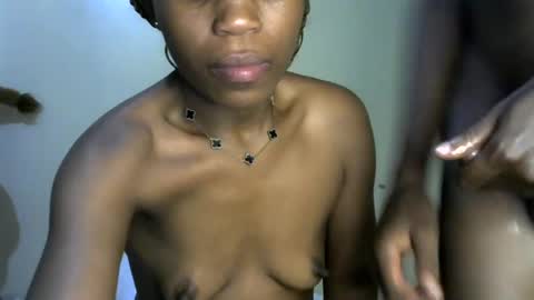 Lover birds online show from August 8, 12:00 am