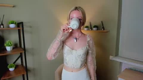 Kate online show from August 10, 8:54 pm