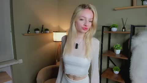 Kate online show from August 12, 3:25 pm