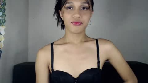 goldenlily69 online show from August 4, 8:17 pm