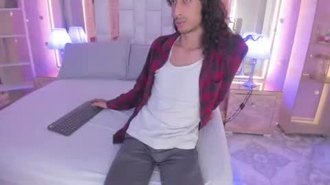 goldentemptation_ online show from July 17, 1:05 am