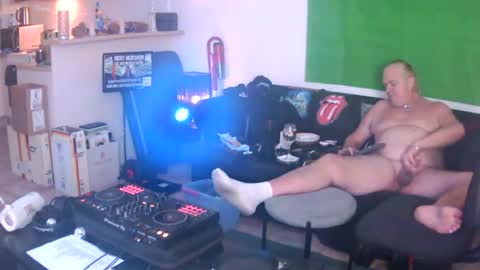 goldyguy011 online show from August 1, 7:09 pm