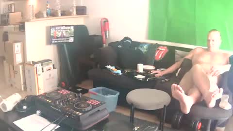 goldyguy011 online show from August 2, 1:23 am