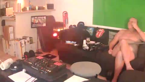 goldyguy011 online show from August 2, 7:15 am