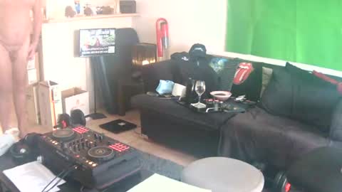 goldyguy011 online show from August 4, 5:59 am