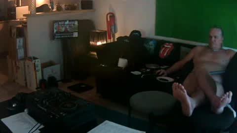 goldyguy011 online show from August 4, 7:05 am