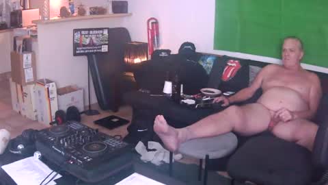 goldyguy011 online show from August 5, 7:17 am